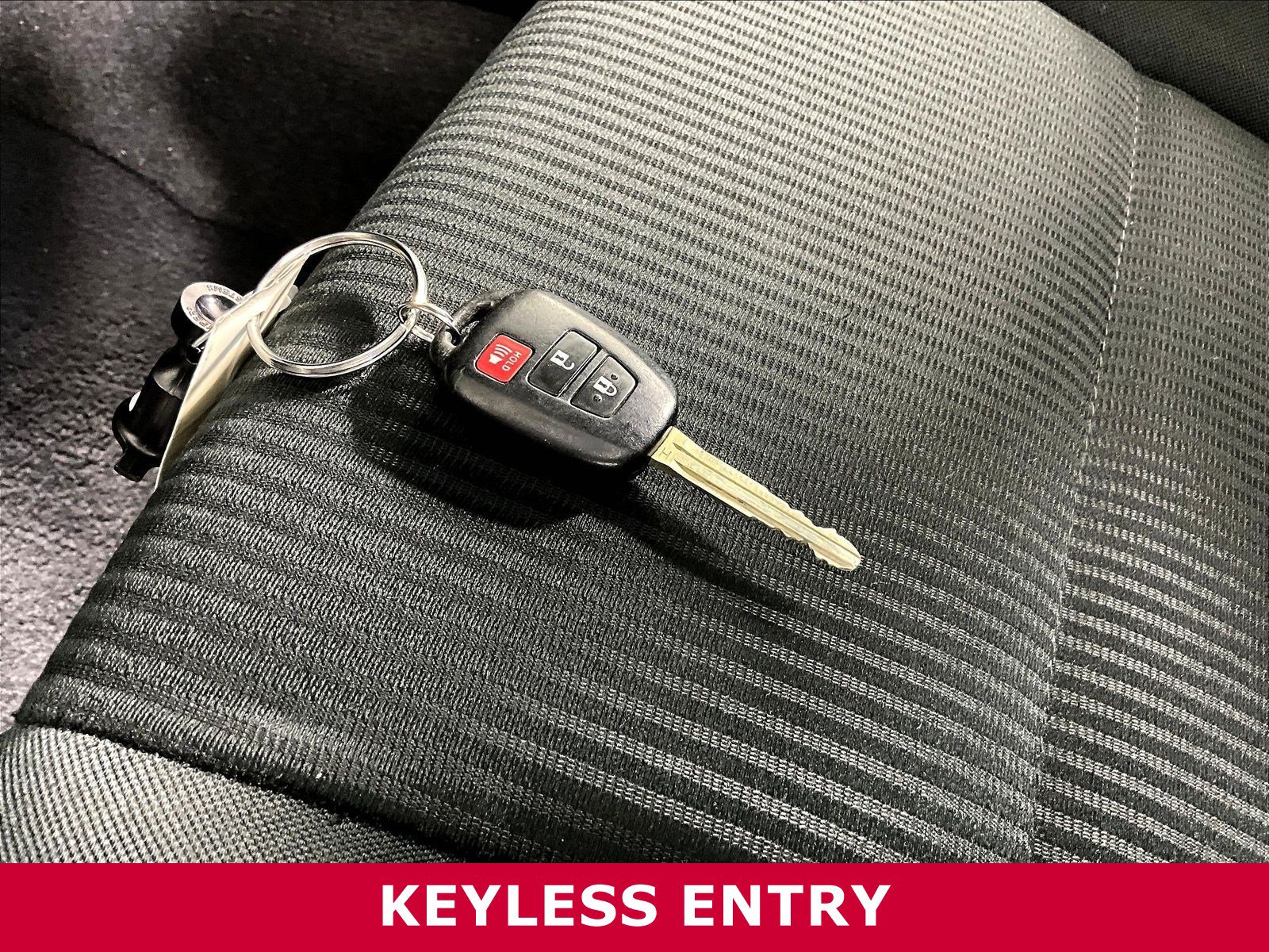 Used 2016 Toyota RAV4 LE AWD/4WD image 30