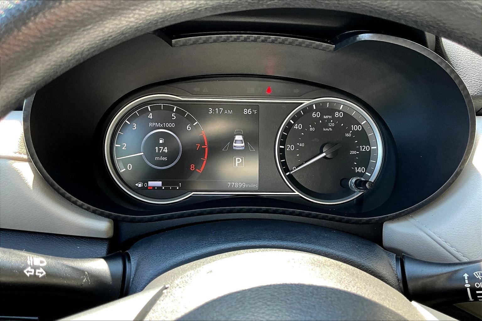 Used 2022 Nissan Versa SV FWD image 11
