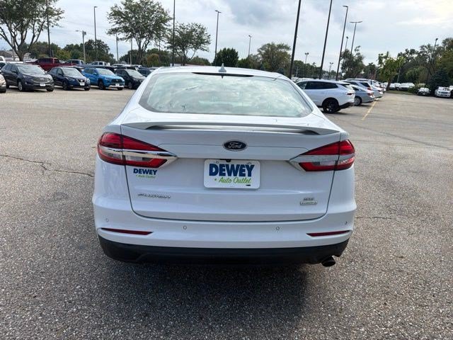 Used 2019 Ford Fusion SE w/ Equipment Group 151A FWD image 4