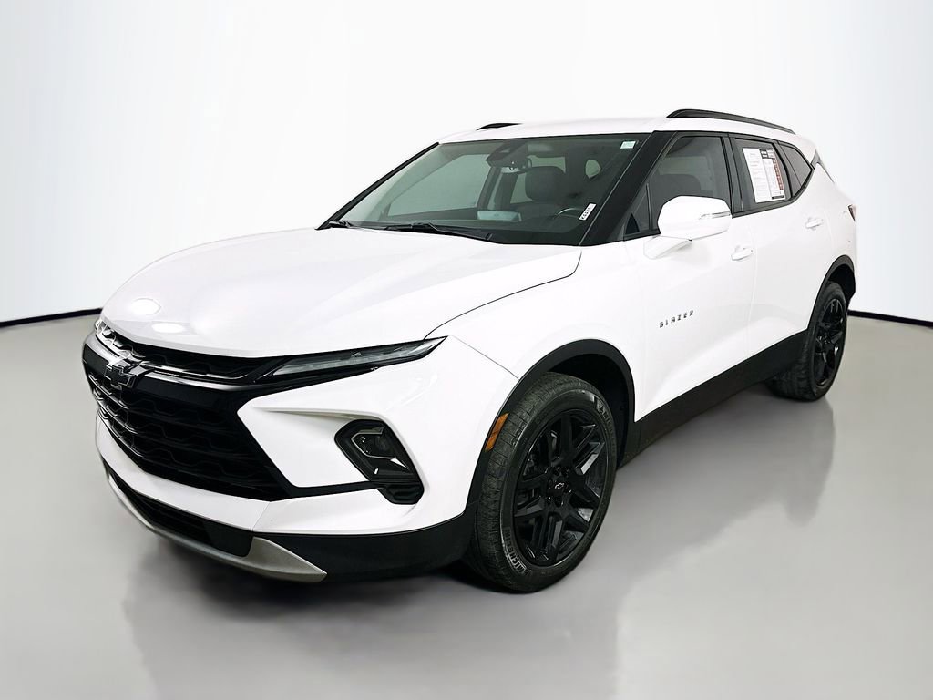 Used 2023 Chevrolet Blazer LT w/ LPO, Black Grille Bar Package AWD/4WD image 3