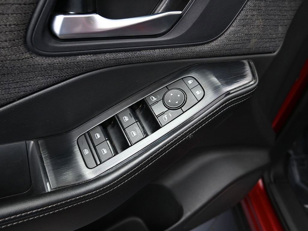 Used 2023 Nissan Rogue SV image 11