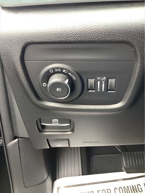 Certified 2024 Jeep Grand Cherokee Limited image 15