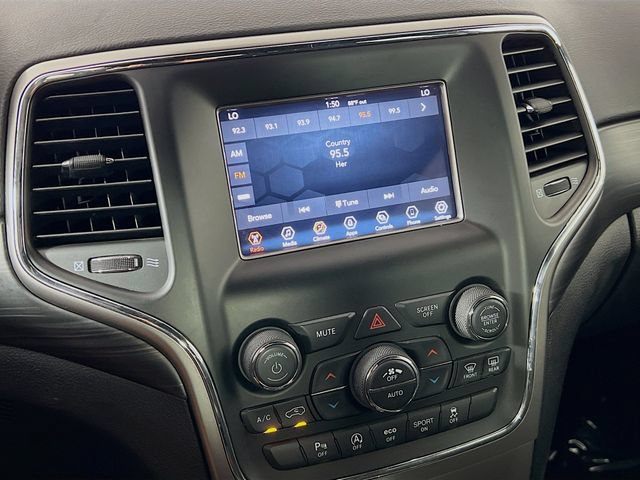 Used 2021 Jeep Grand Cherokee Laredo AWD/4WD image 17