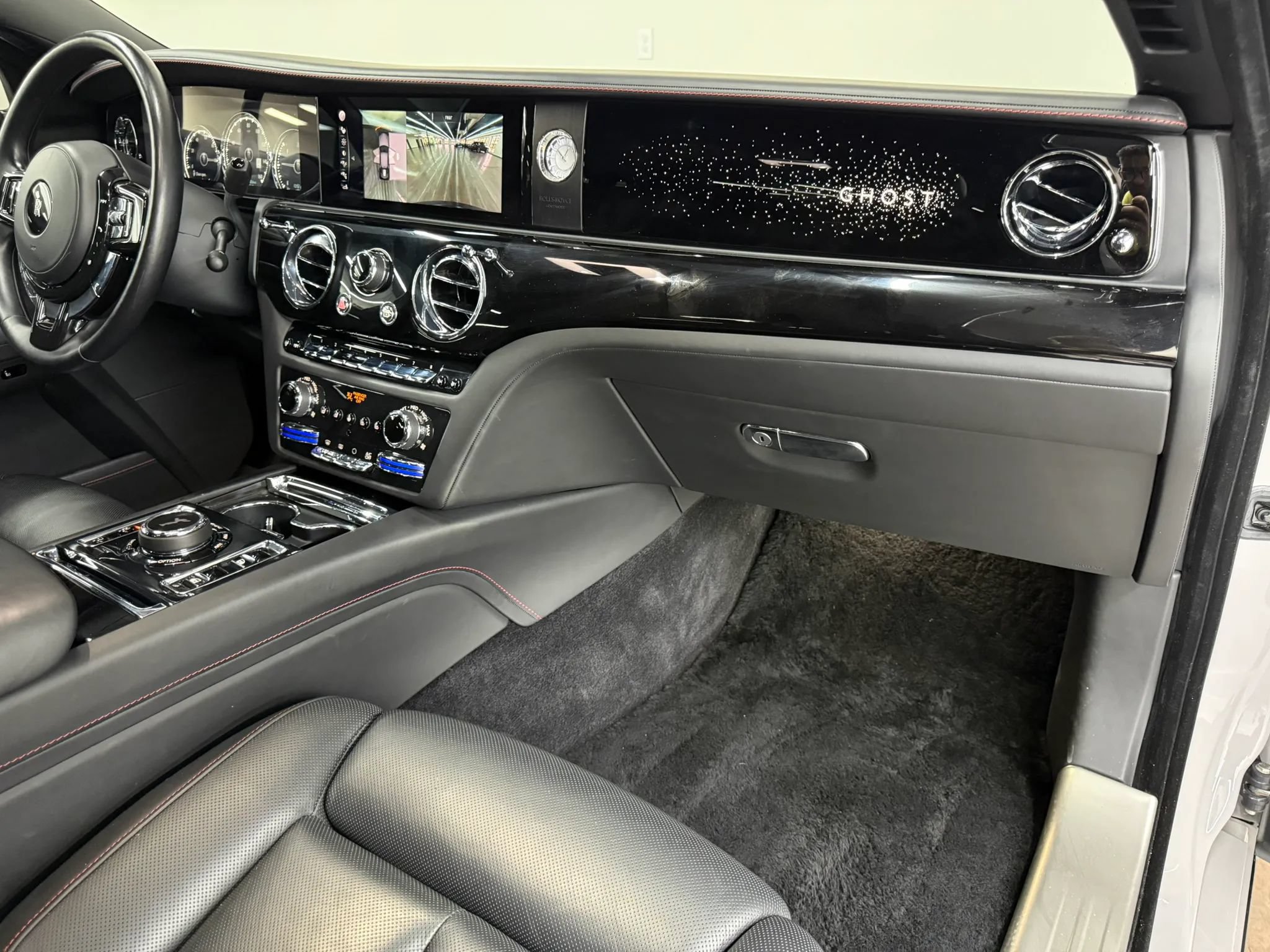Used 2022 Rolls-Royce Ghost AWD/4WD image 47