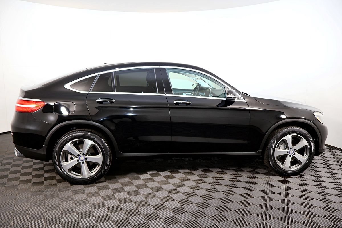 Used 2017 Mercedes-Benz GLC 300 4MATIC Coupe image 6