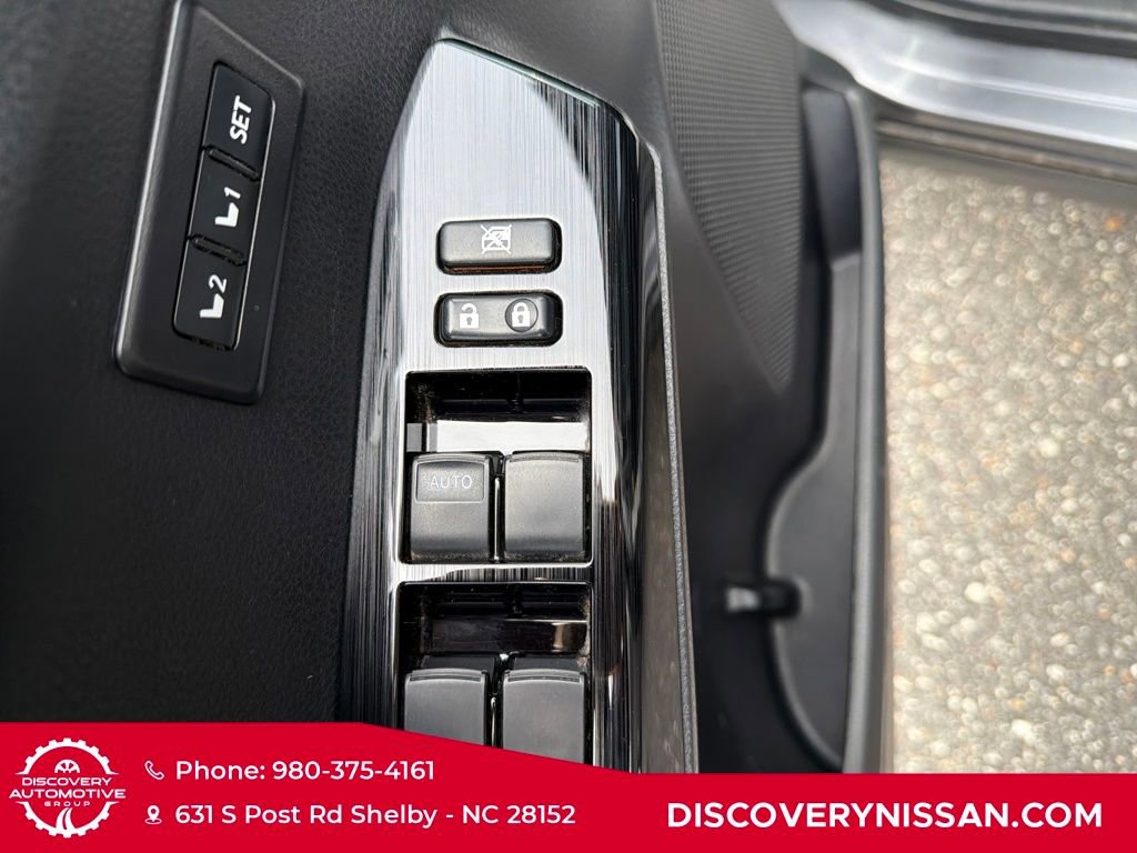 Used 2017 Toyota RAV4 Limited image 12