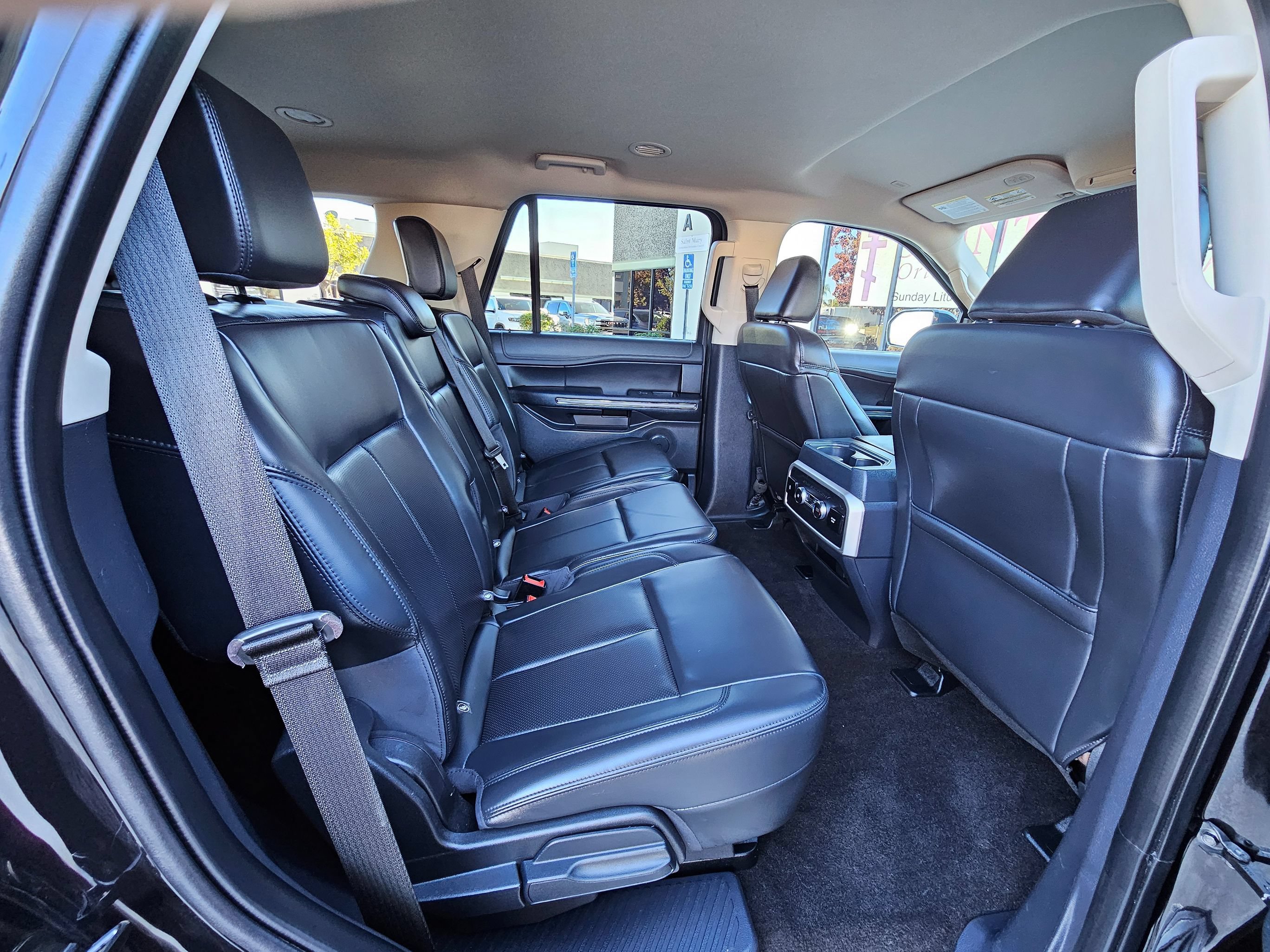Used 2022 Ford Expedition XLT AWD/4WD image 30