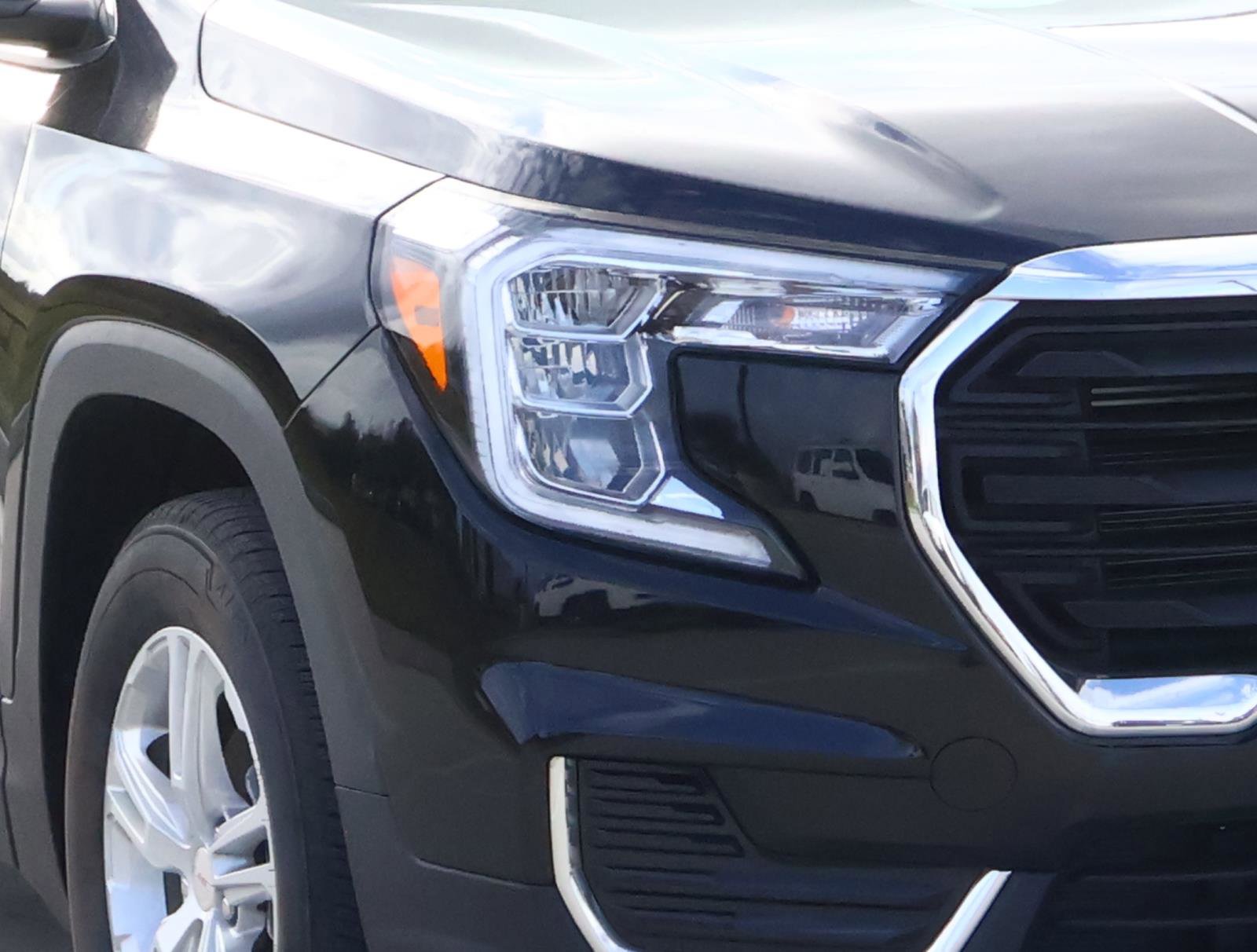 Used 2022 GMC Terrain SLE w/ Driver Convenience Package image 7