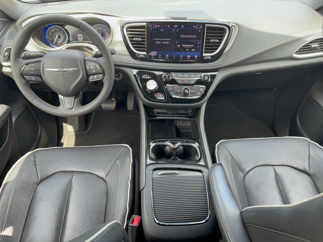 Used 2023 Chrysler Pacifica Limited w/ Uconnect Theater Family Group AWD/4WD image 29