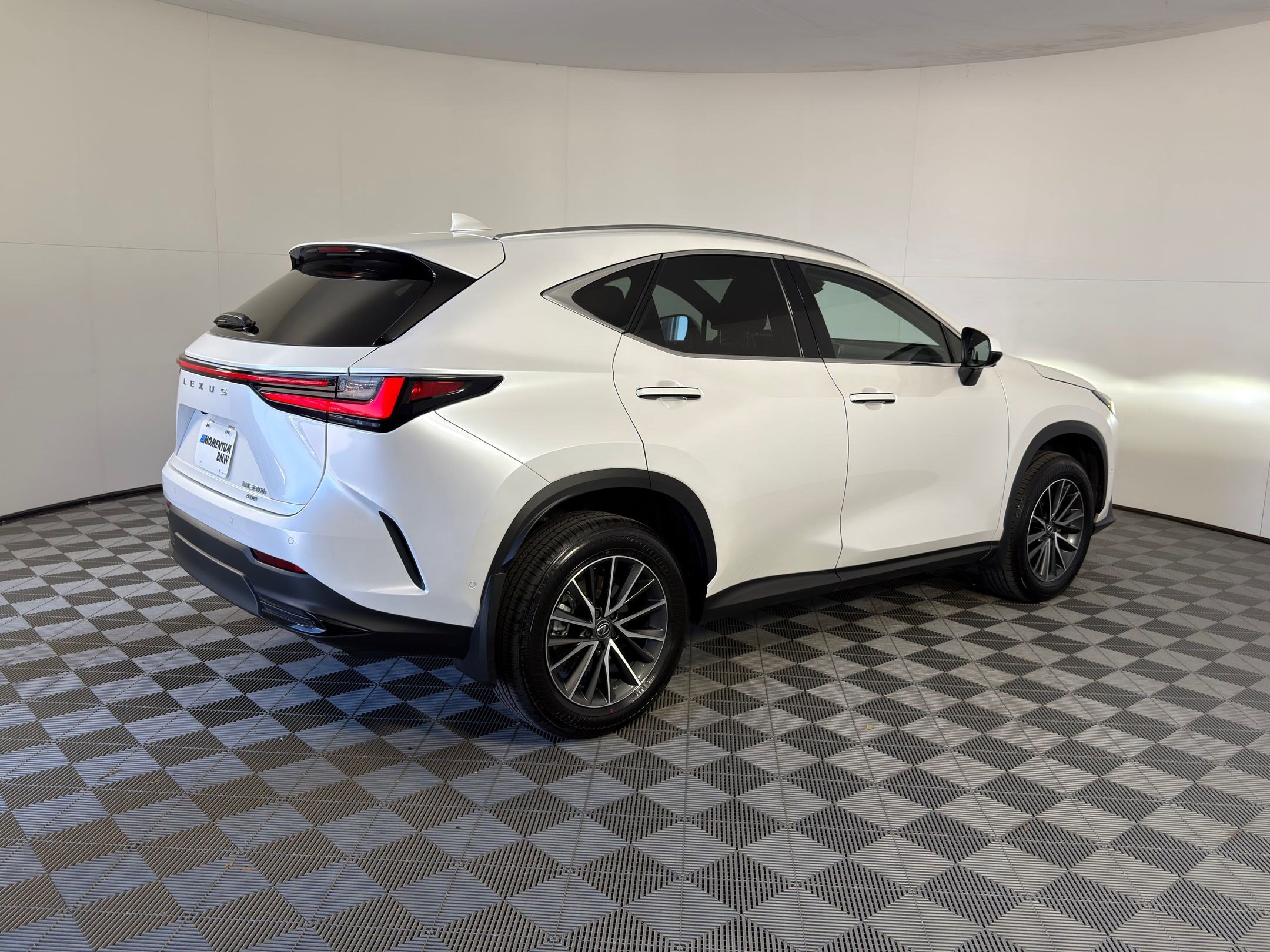 Used 2024 Lexus NX 350h AWD w/ Vision Package image 9
