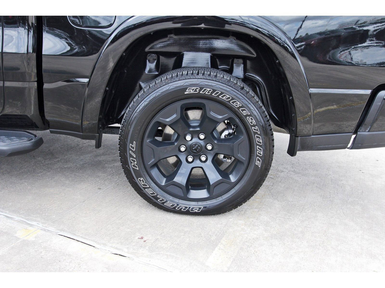 Used 2025 RAM 1500 Lone Star image 31