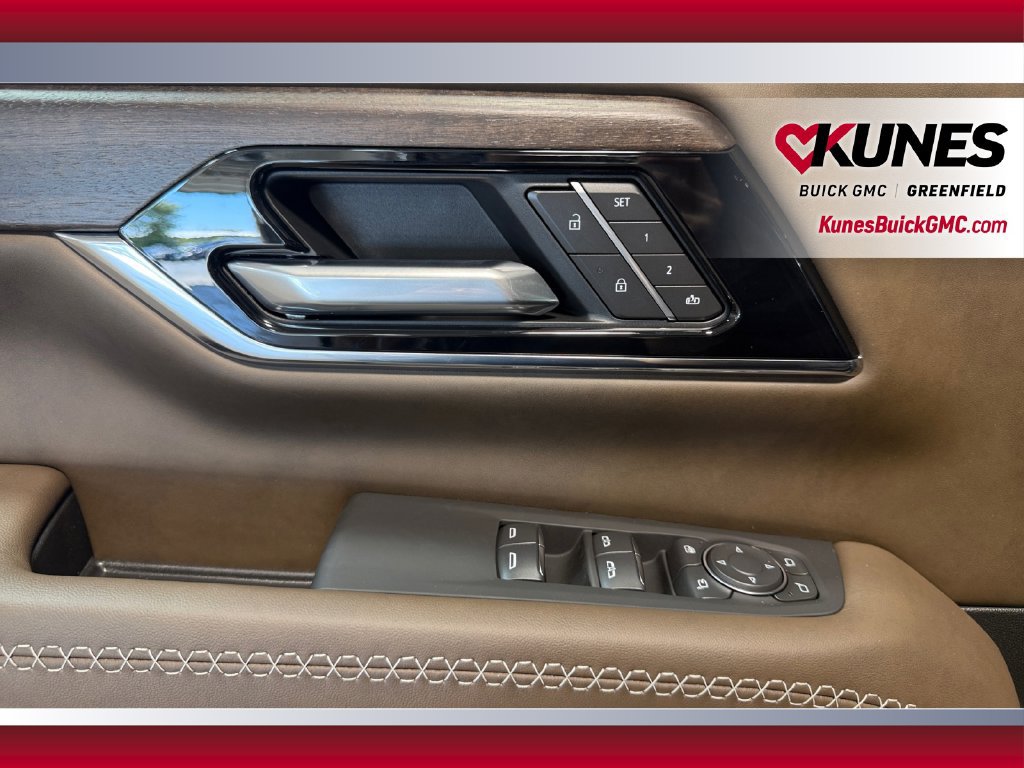 New 2026 GMC Yukon Denali Ultimate w/ LPO, Floor Liner Package AWD/4WD image 21