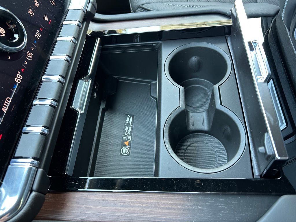 New 2026 GMC Yukon Denali image 32