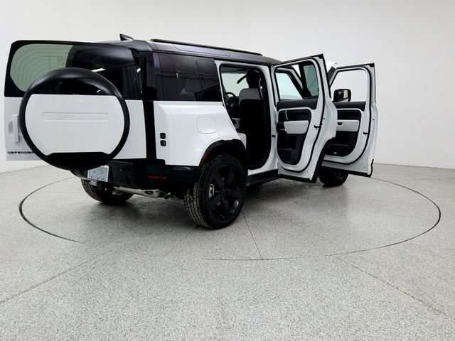 New 2026 Land Rover Defender 110 X-Dynamic SE AWD/4WD image 11