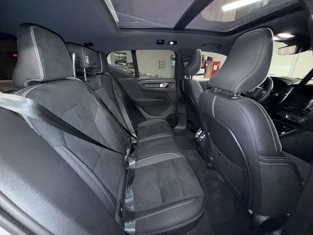 Used 2024 Volvo XC40 Recharge Plus w/ Protection Package Premier image 16