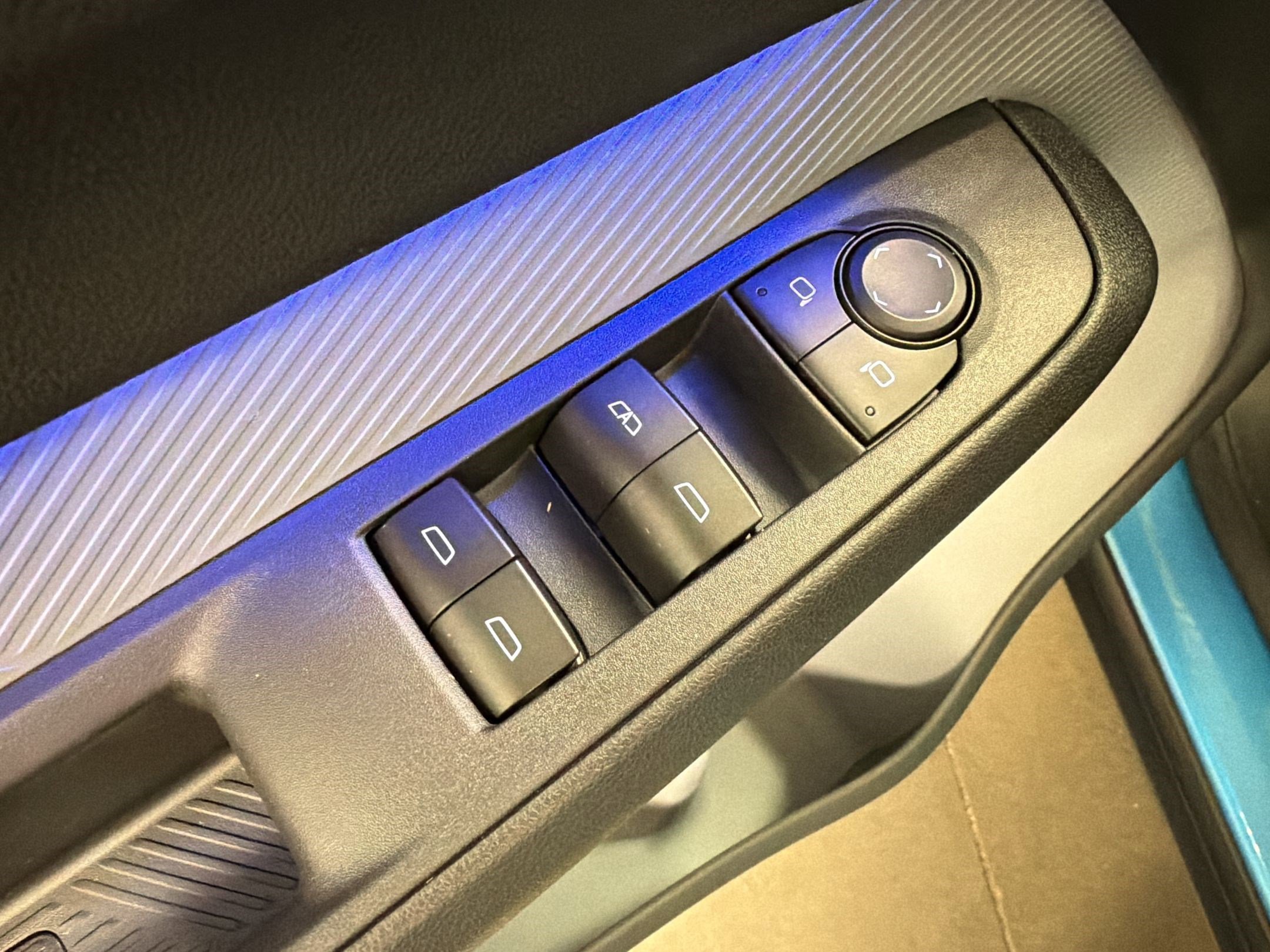New 2027 Chevrolet Bolt RS w/ Technology Package FWD image 12