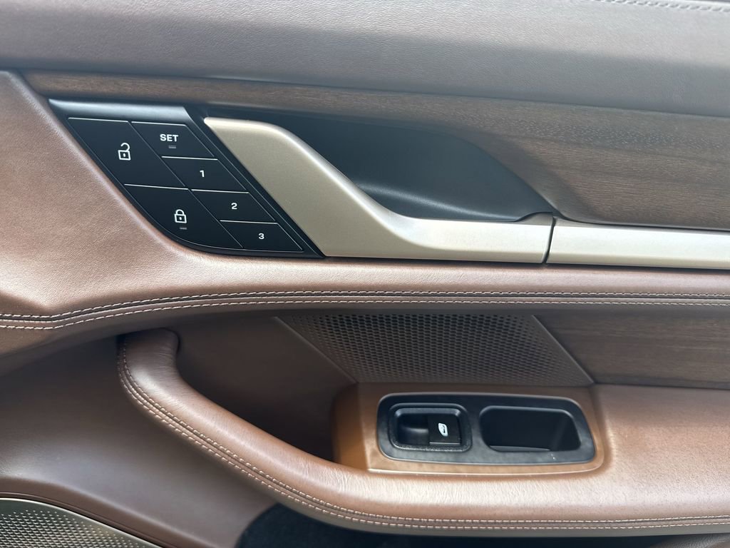 Used 2022 Porsche Taycan Turbo S image 32