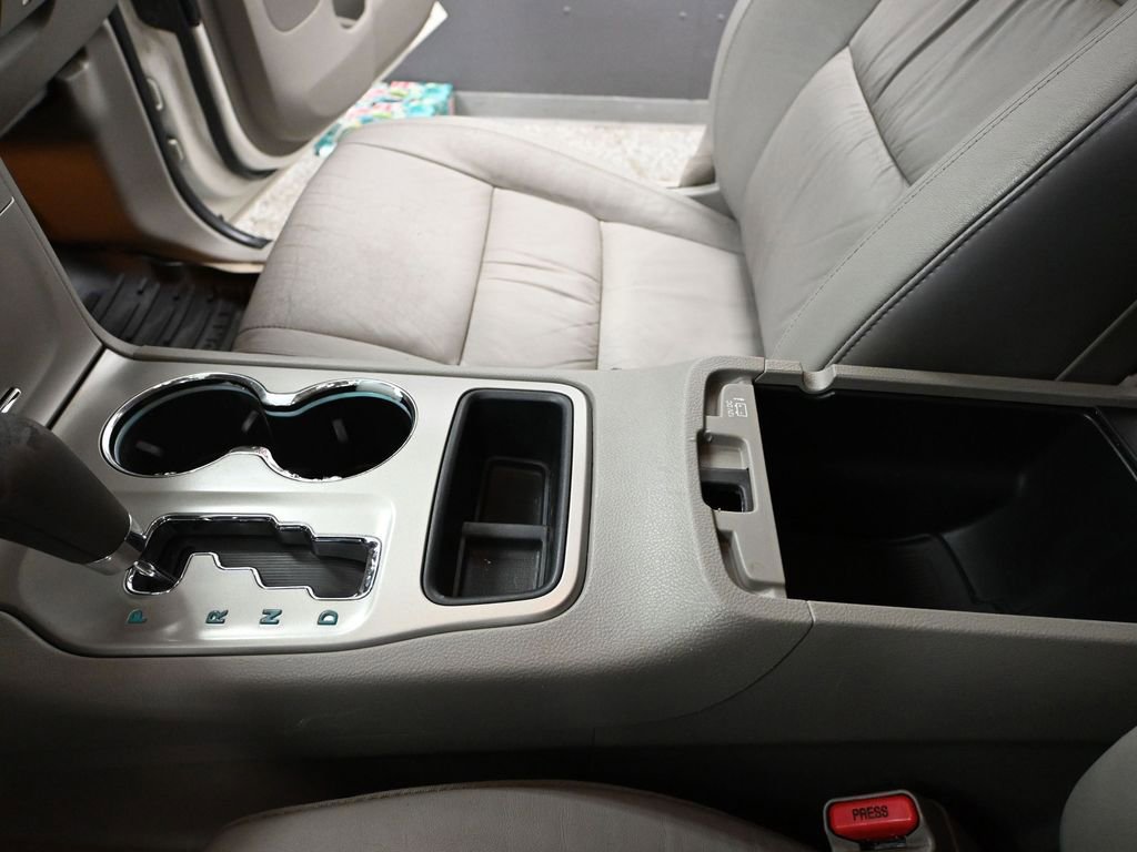 Used 2012 Jeep Grand Cherokee Laredo image 38