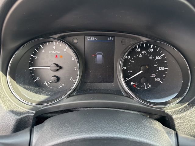 Used 2019 Nissan Rogue SV w/ Premium Package image 24