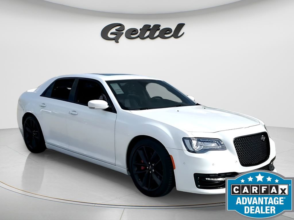 Used 2023 Chrysler 300 C image 5