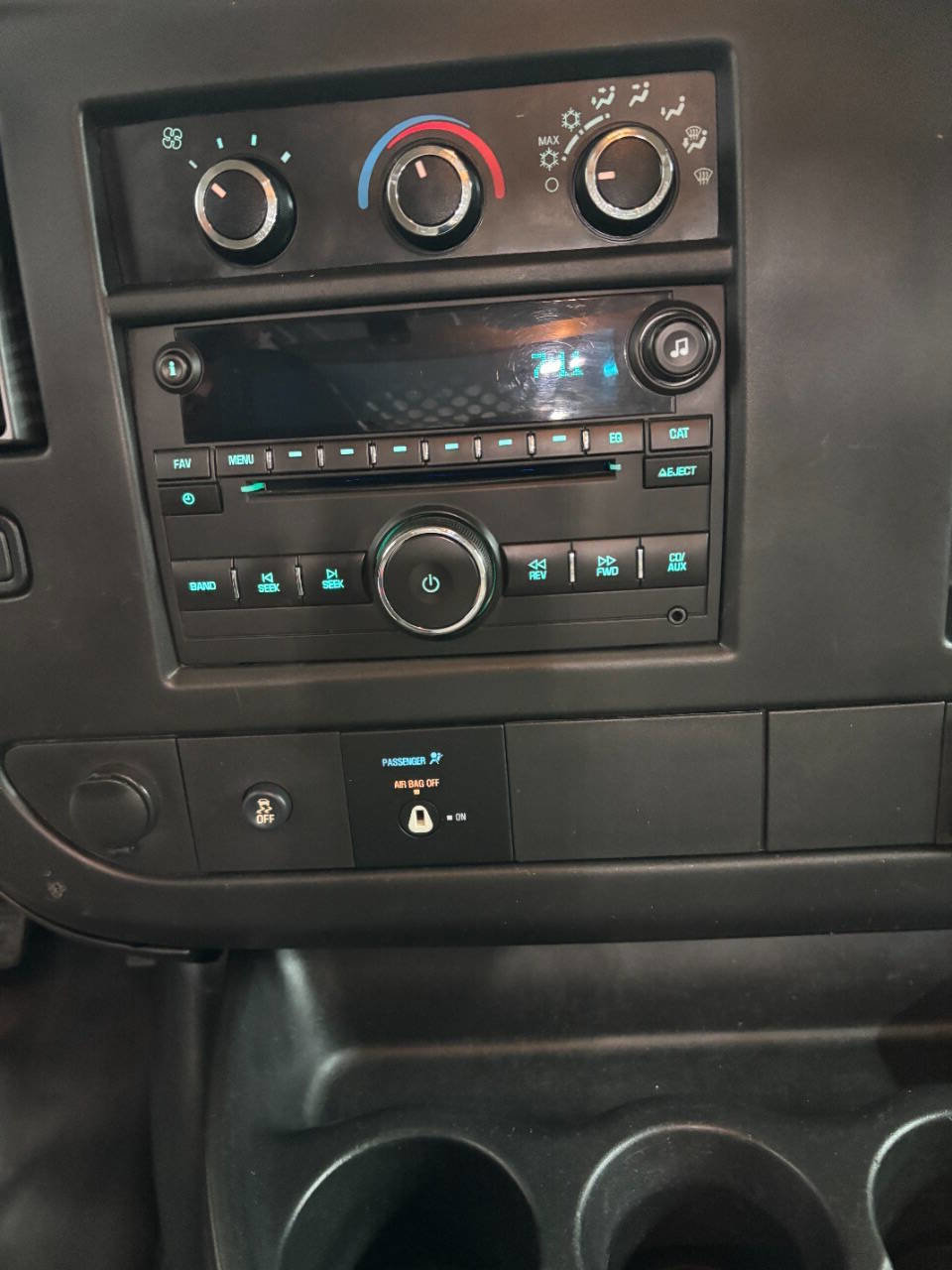 Used 2015 Chevrolet Express 2500 image 33