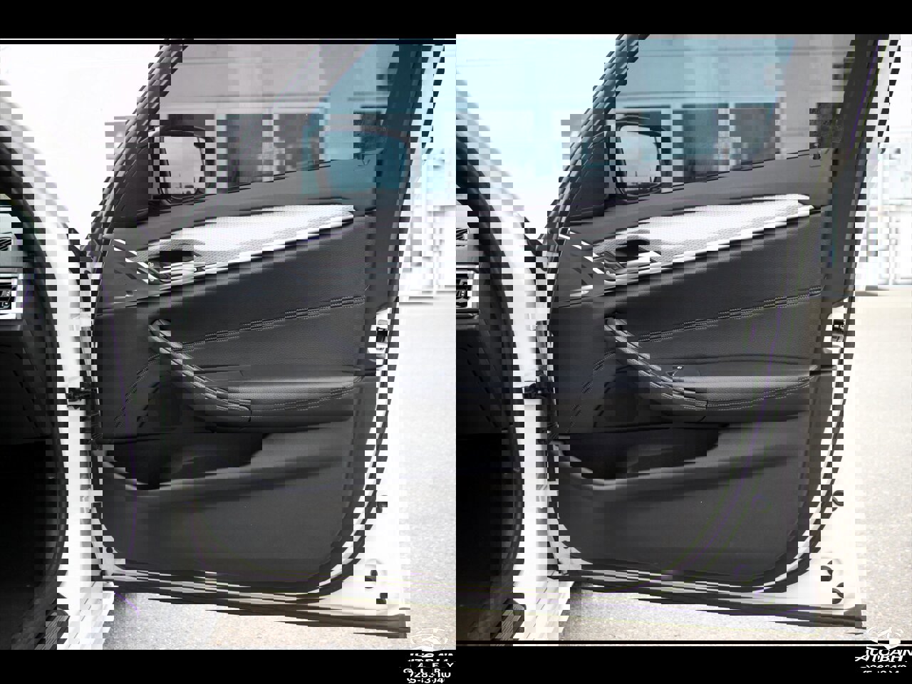 Used 2019 BMW 530e w/ M Sport Package image 37