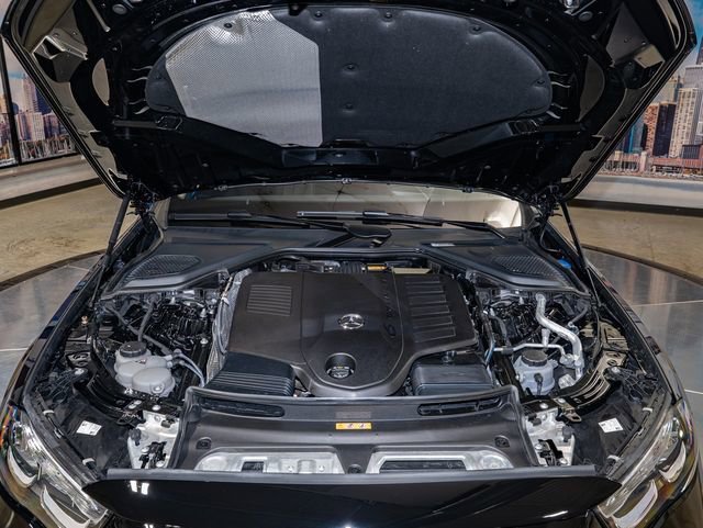 Used 2025 Mercedes-Benz E 450 4MATIC Sedan image 5