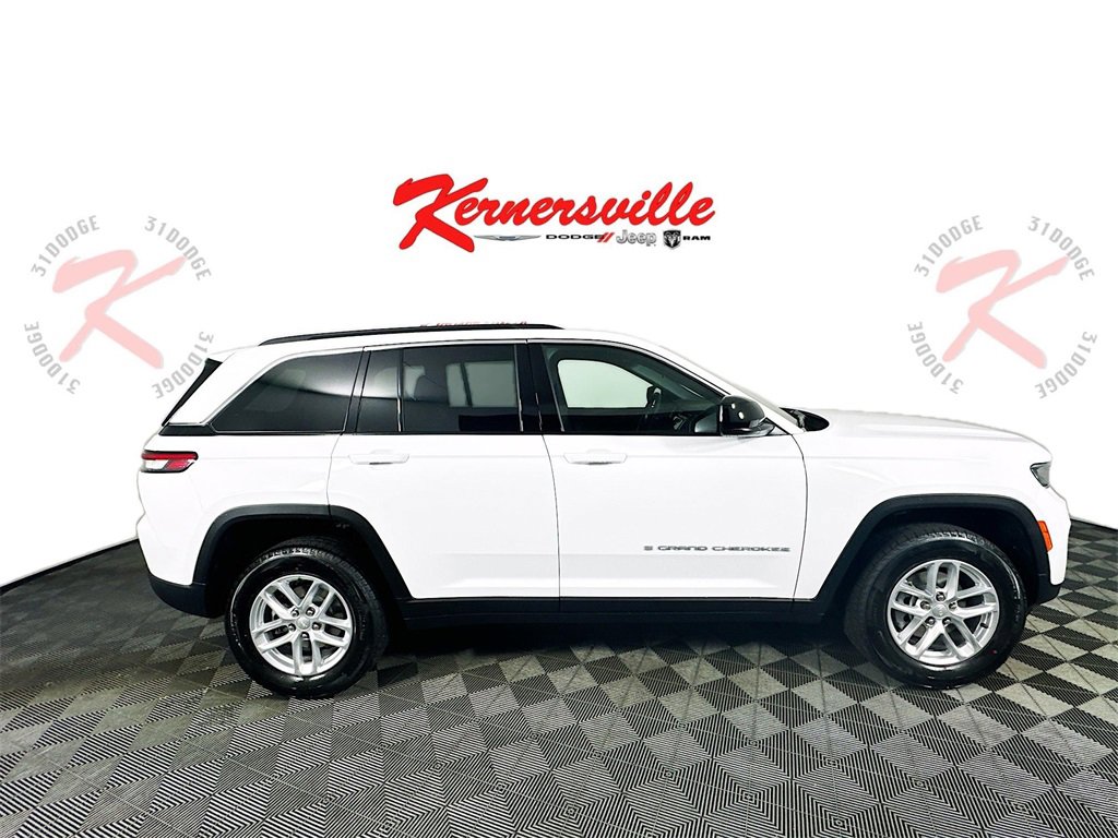 New 2025 Jeep Grand Cherokee Laredo X w/ Luxury Tech Group I image 8