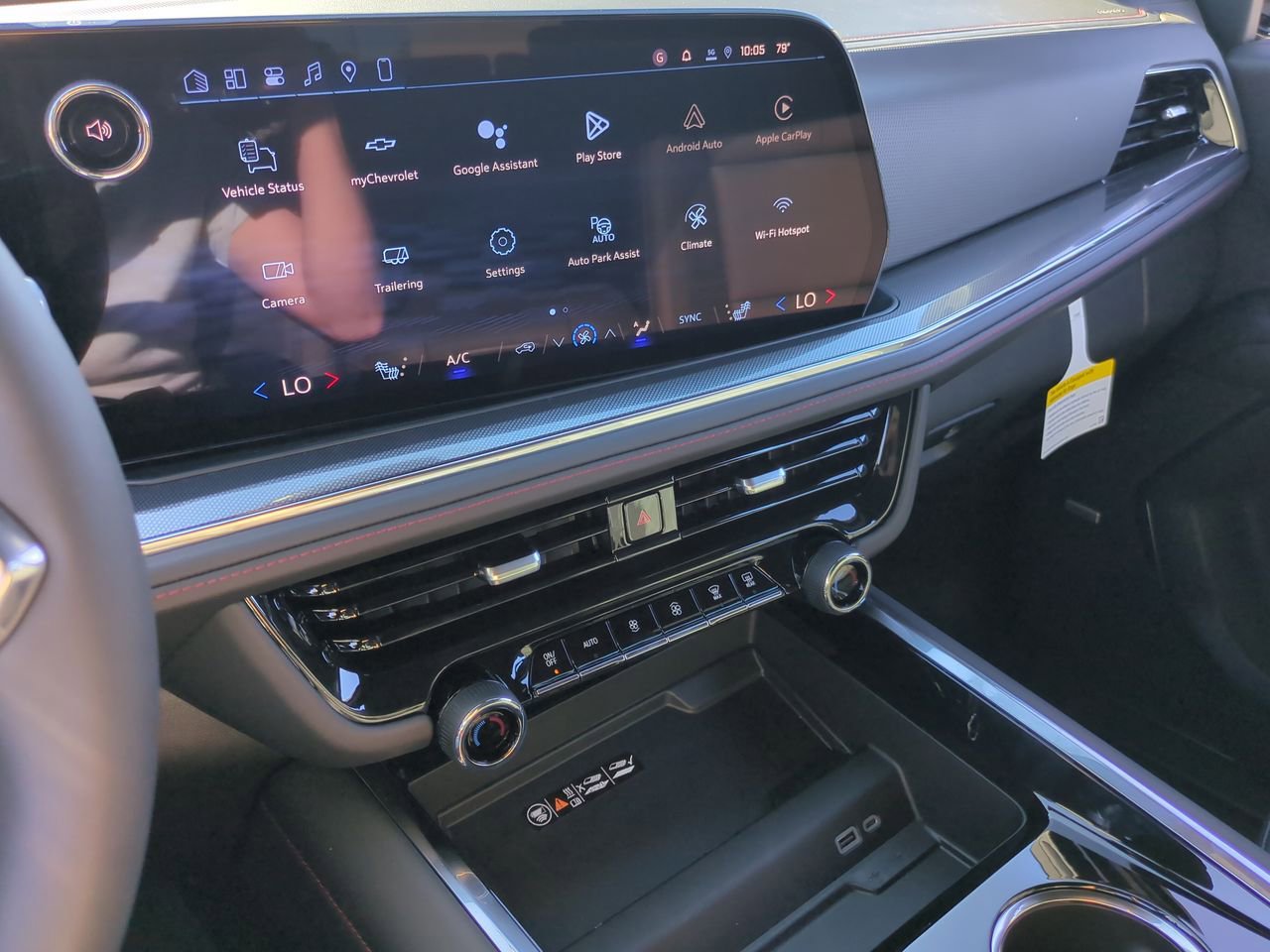 New 2026 Chevrolet Suburban RST image 13