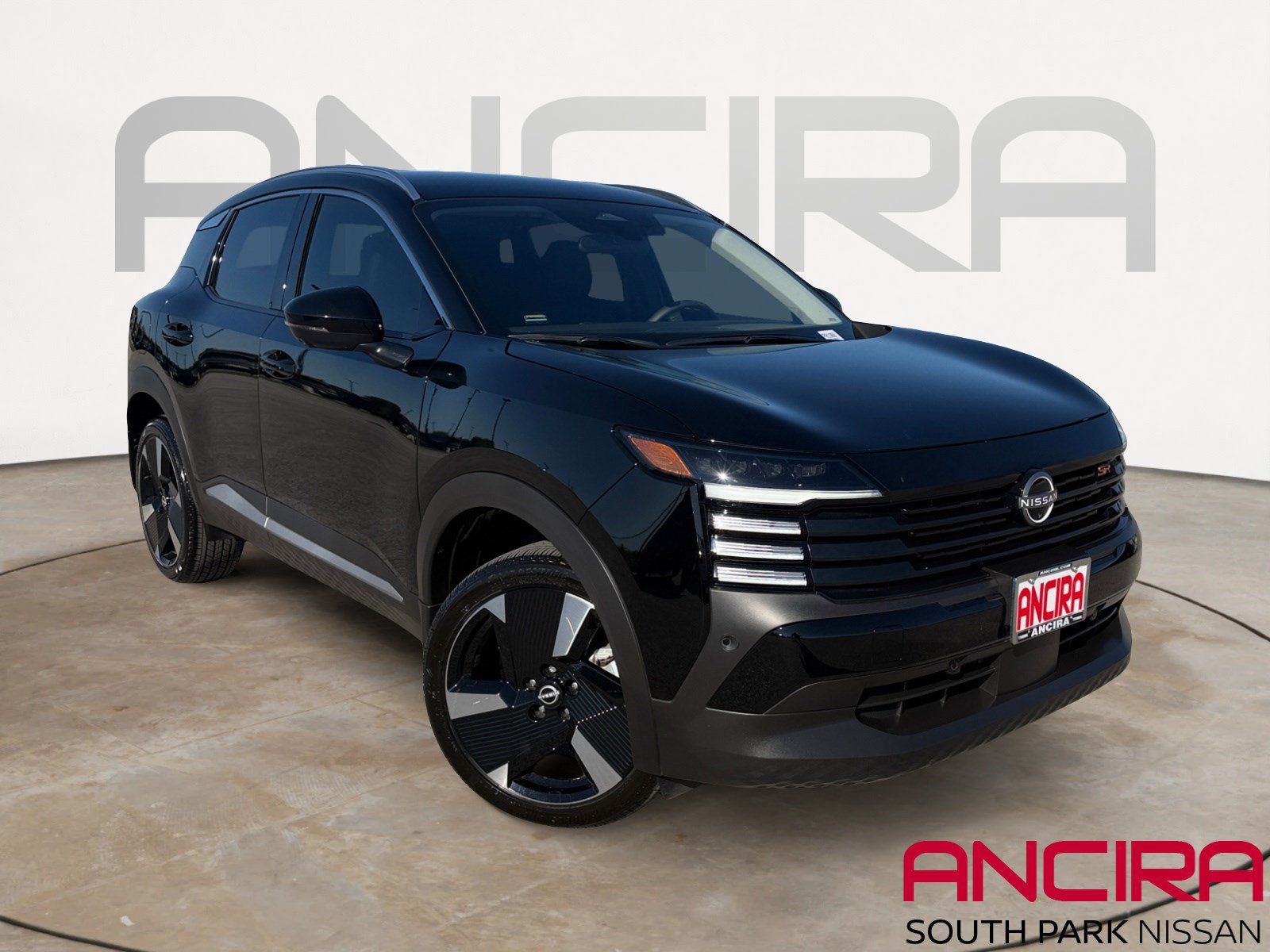 Used 2026 Nissan Kicks SR FWD image 1