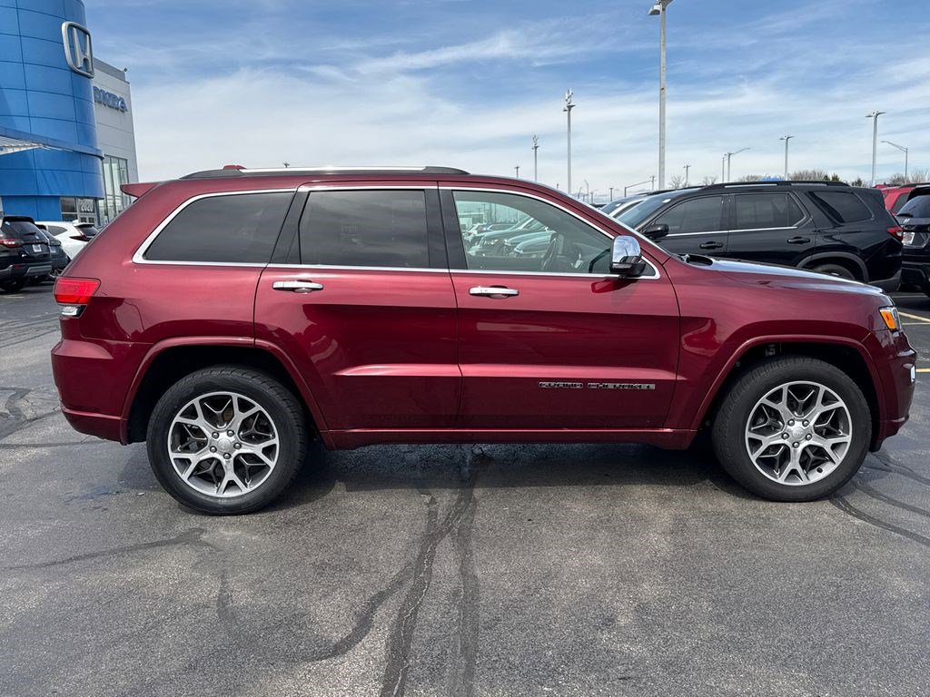 Used 2020 Jeep Grand Cherokee Overland image 12