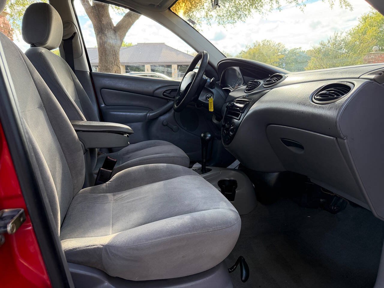 Used 2002 Ford Focus LX FWD image 13