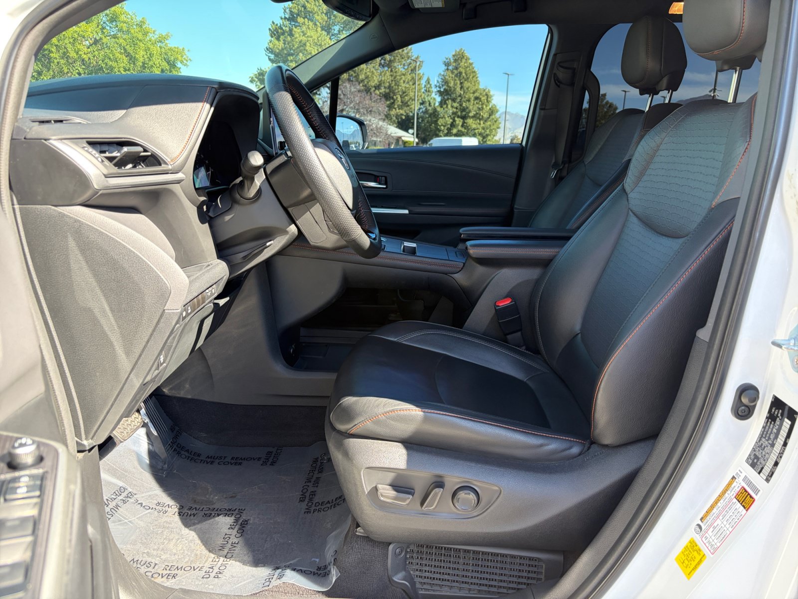 Used 2022 Toyota Sienna XSE w/ XSE Plus Package AWD/4WD image 11