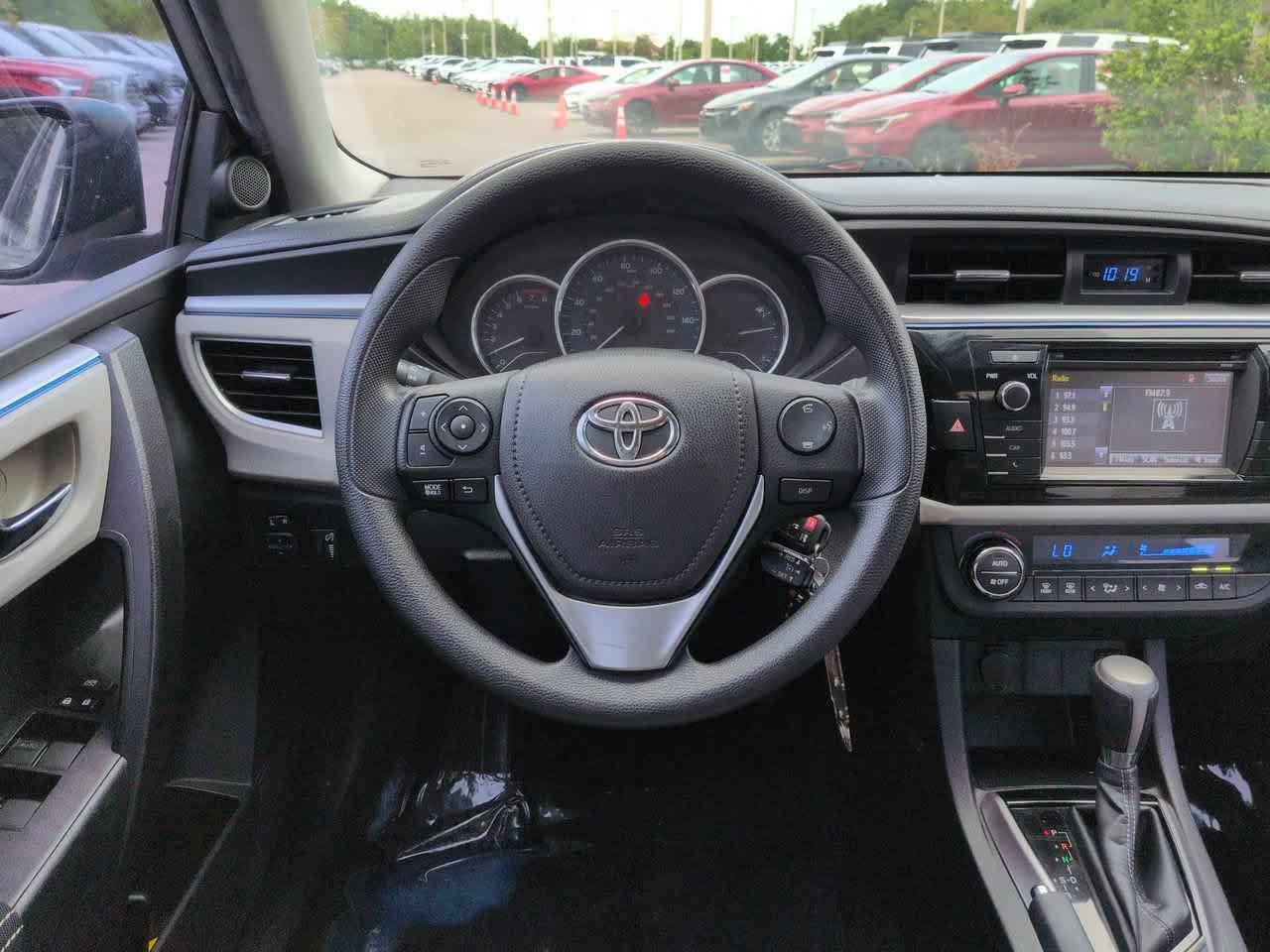 Used 2015 Toyota Corolla LE FWD image 15