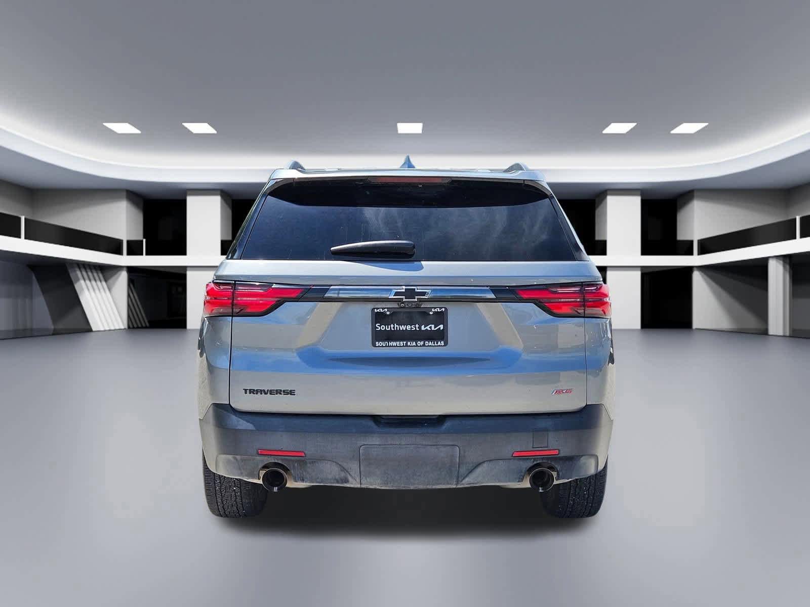 Used 2023 Chevrolet Traverse RS FWD image 4