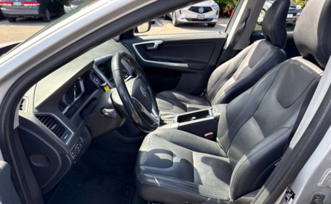 Used 2015 Volvo XC60 T5 image 4