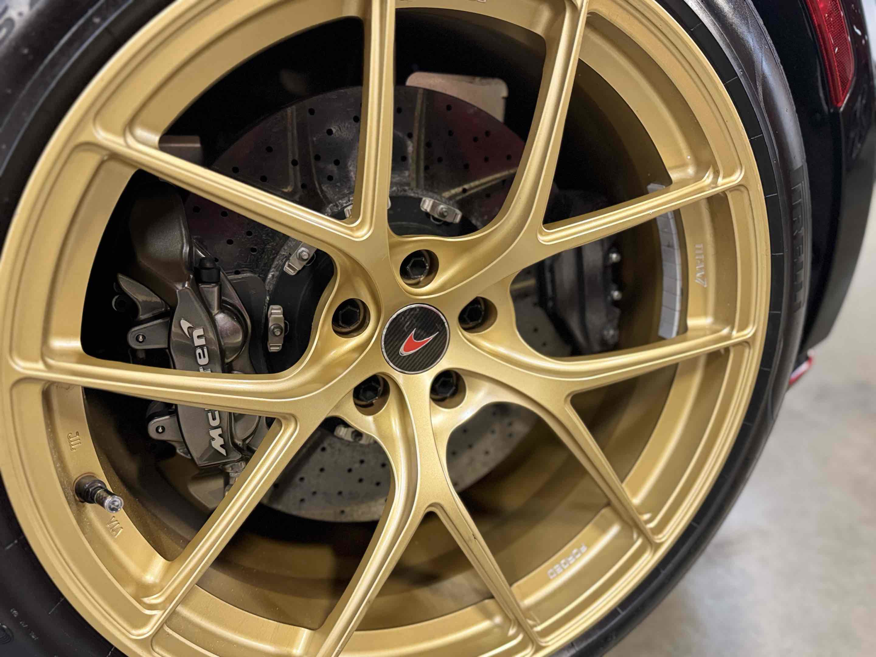 Used 2023 McLaren Artura image 9