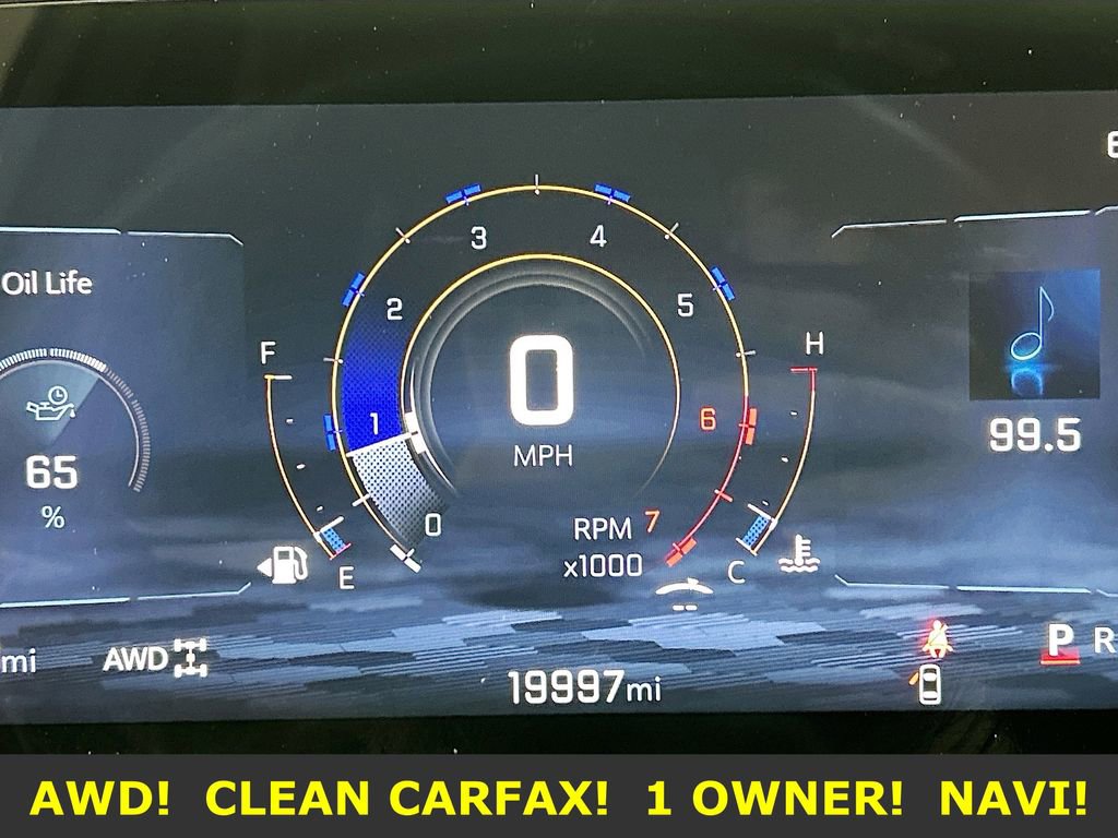 Used 2025 Chevrolet Traverse LT image 12