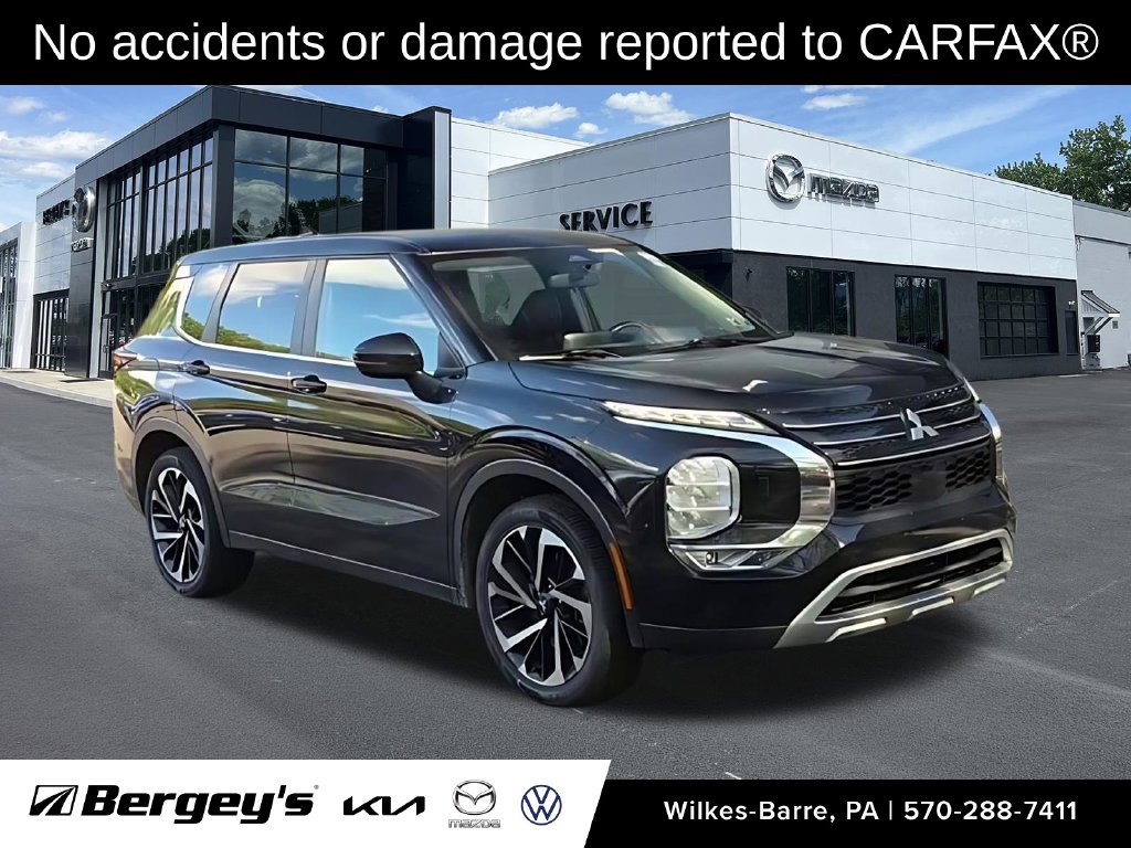 Used 2023 Mitsubishi Outlander SE AWD/4WD image 2