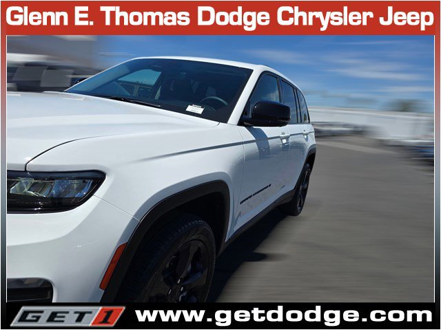 Certified 2023 Jeep Grand Cherokee Limited w/ Luxury Tech Group II image 4