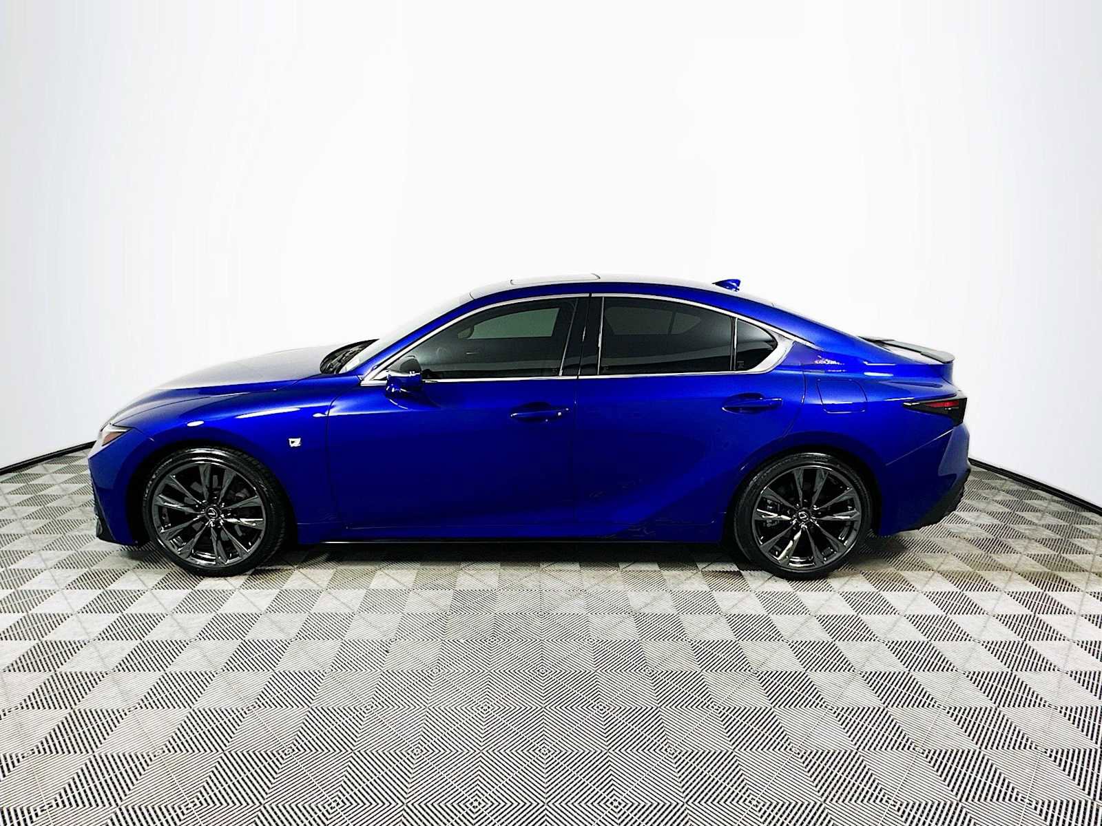 Used 2024 Lexus IS 350 F Sport w/ Navigation Package RWD image 4