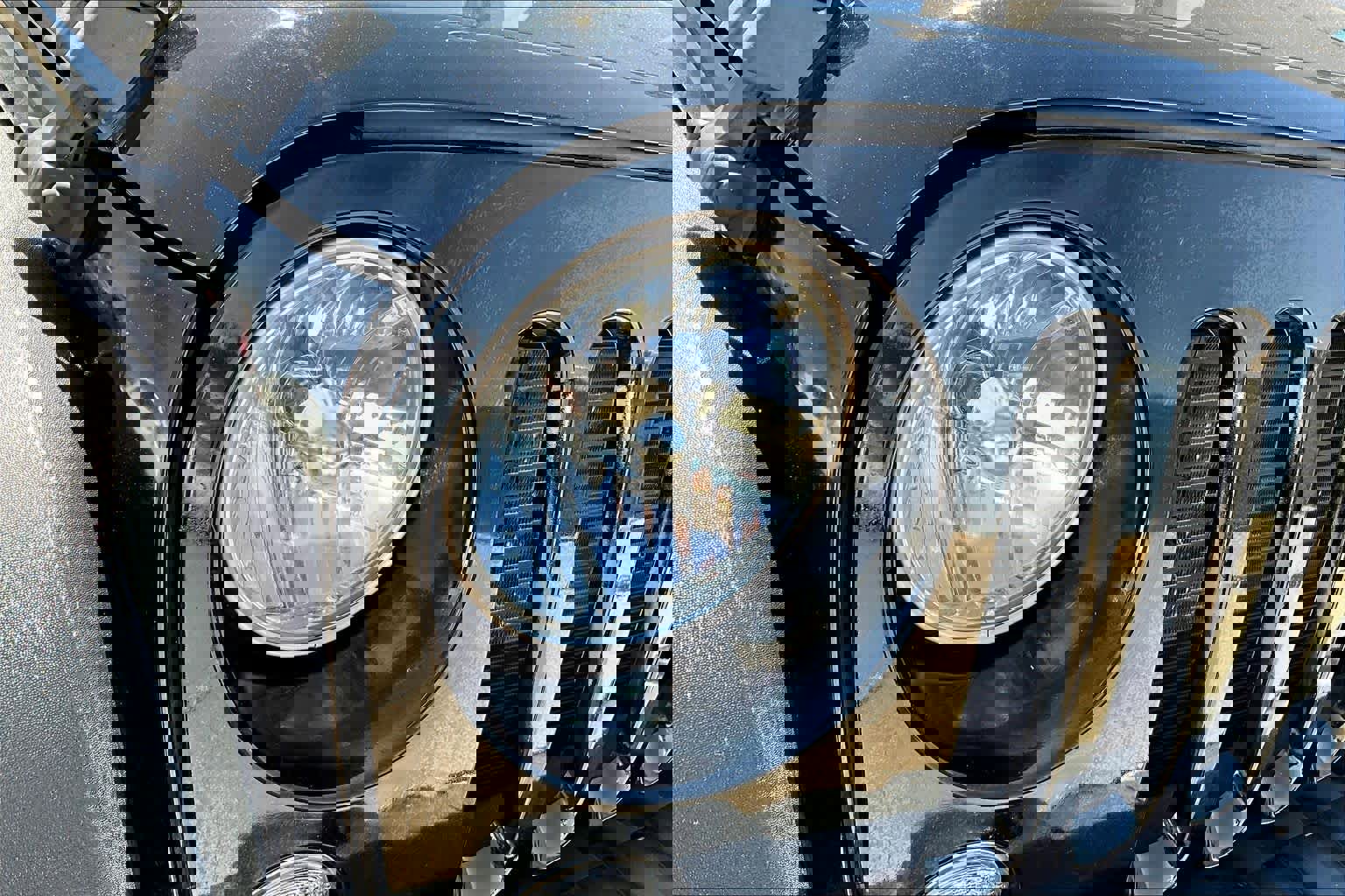 Used 2016 Jeep Wrangler Unlimited Rubicon w/ Connectivity Group image 26