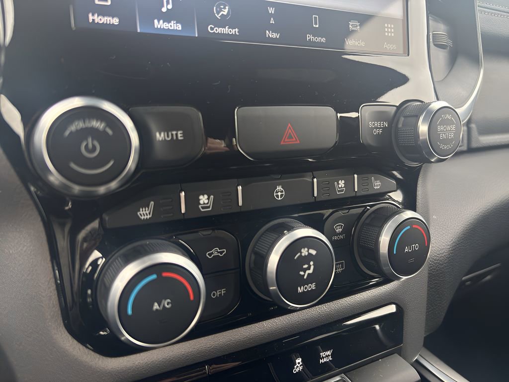 Used 2024 RAM 1500 Laramie image 21