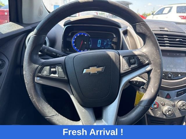 Used 2016 Chevrolet Trax LT w/ LT Sun and Sound Package FWD image 5