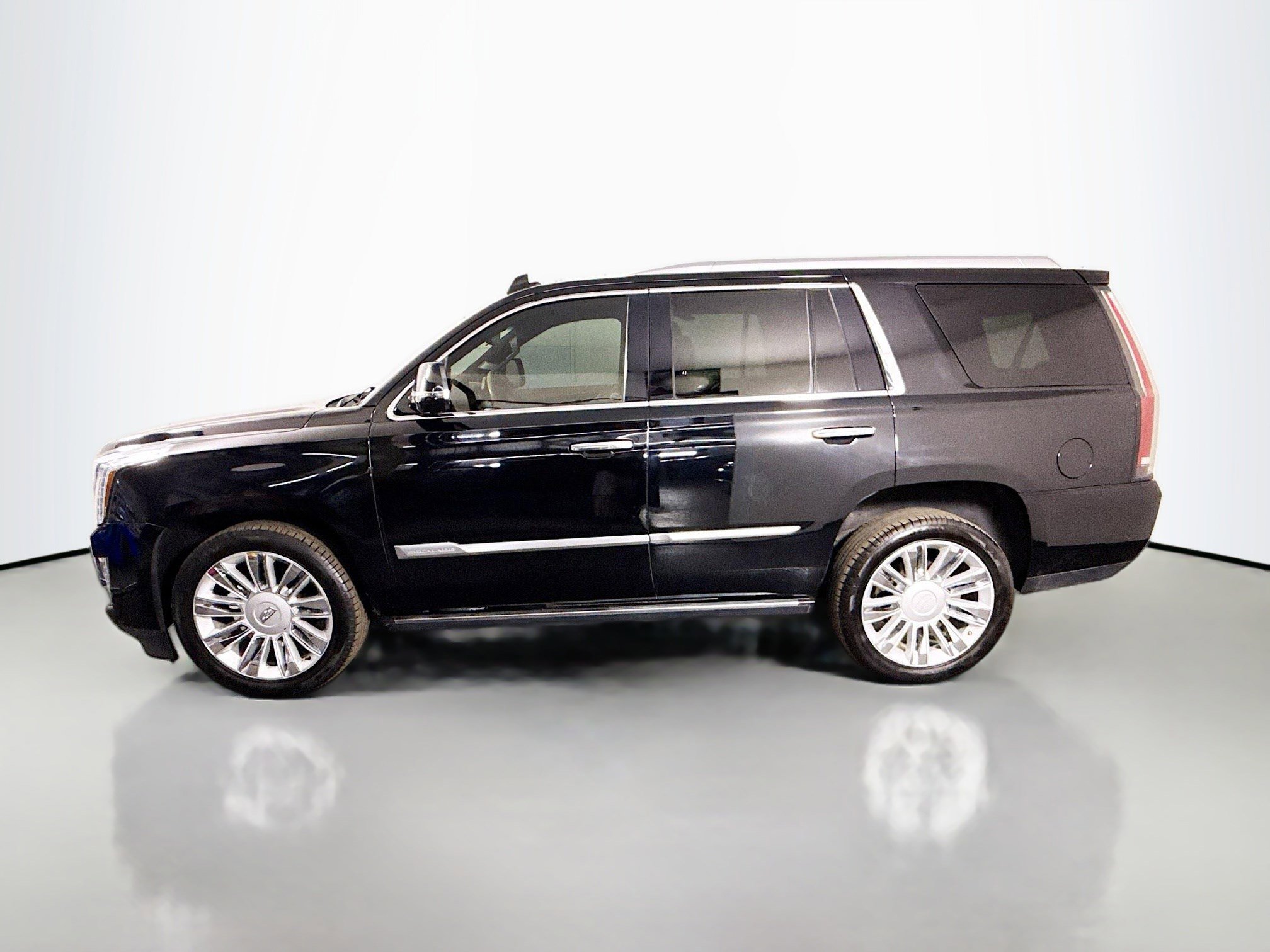 Used 2020 Cadillac Escalade Platinum image 6