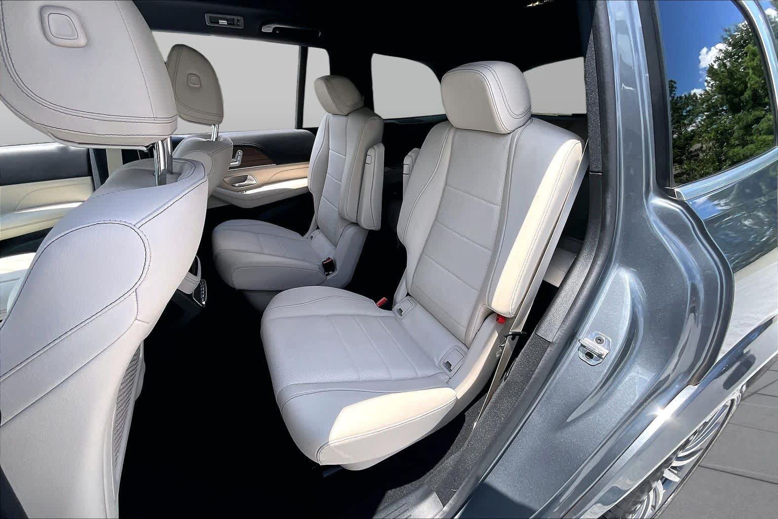Used 2024 Mercedes-Benz GLS 450 4MATIC image 21