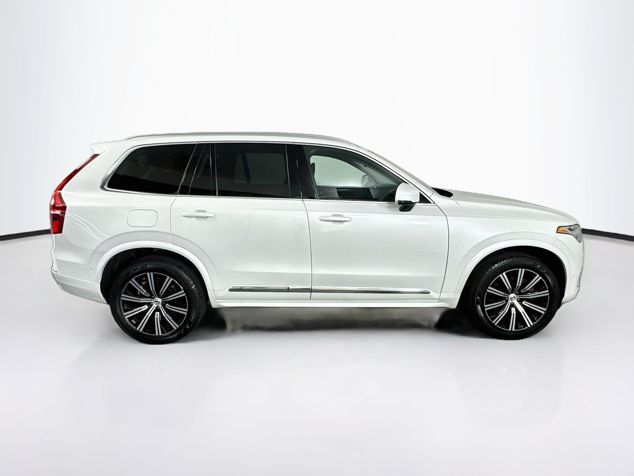 Used 2024 Volvo XC90 B6 Plus w/ Protection Package AWD/4WD image 10