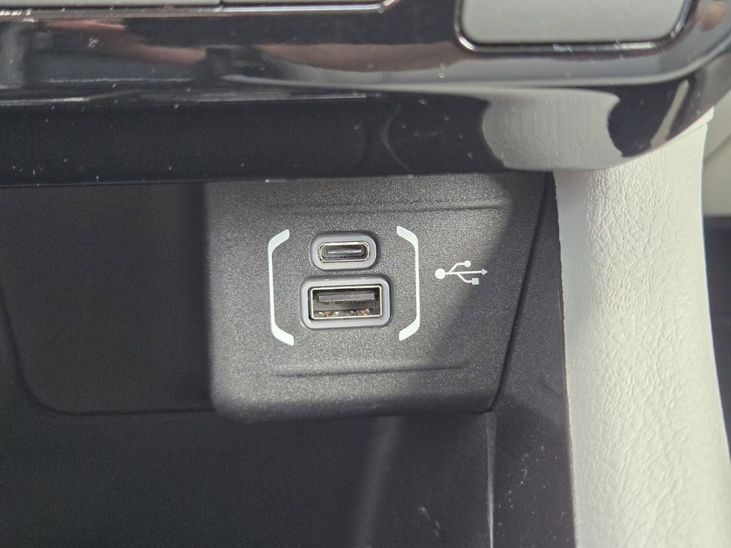 Used 2022 Jeep Compass Latitude FWD image 25