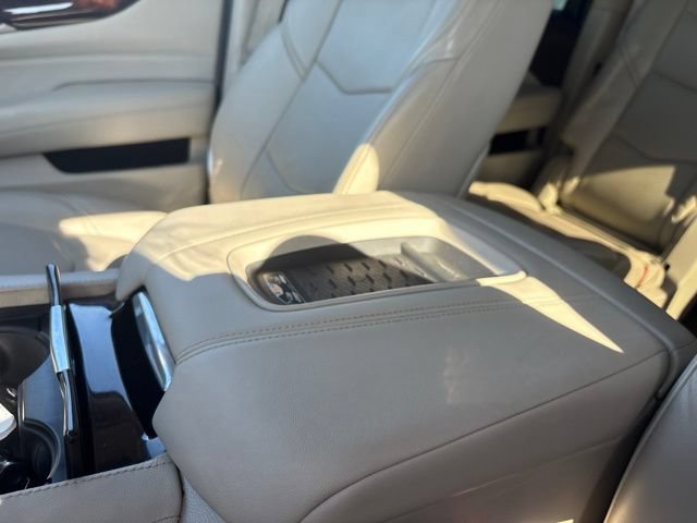 Used 2016 Cadillac Escalade ESV Premium AWD/4WD image 26