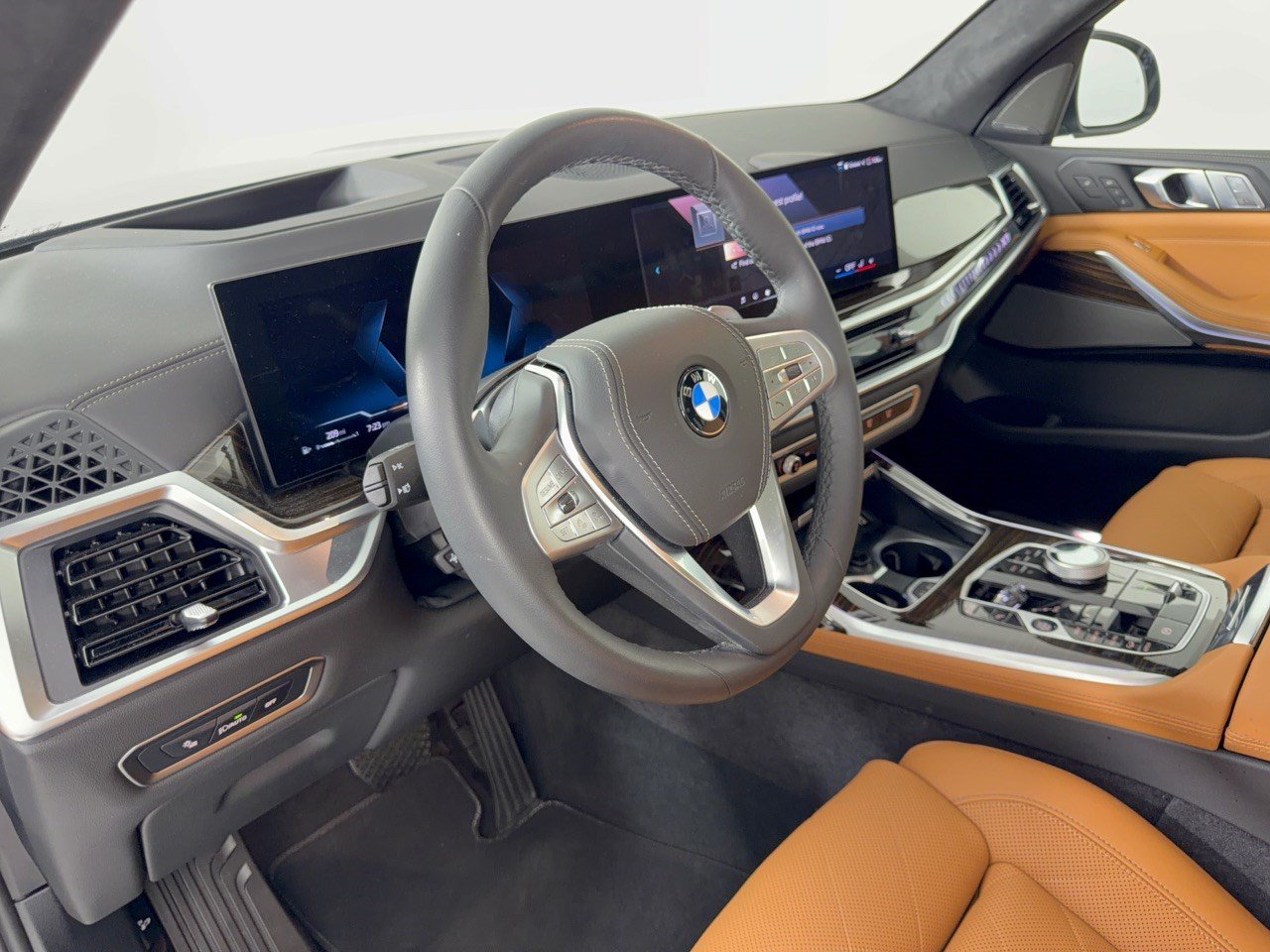 Certified 2026 BMW X7 xDrive40i AWD/4WD image 4